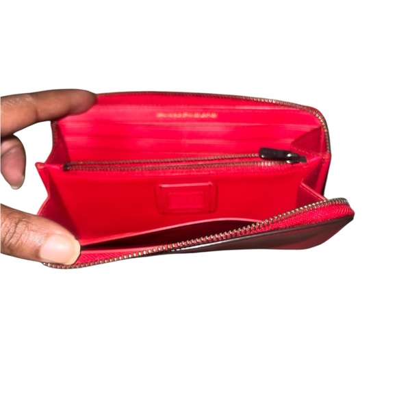 Coach Vibrant Red accordion zip Wallet Like New - Picture 6 of 8